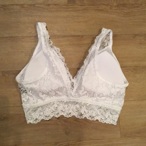 Women’s White Lace Deep V Bralette Bra - Picture 7 of 8